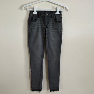 1822 Denim Mid Rise Cropped Ankle Jeans